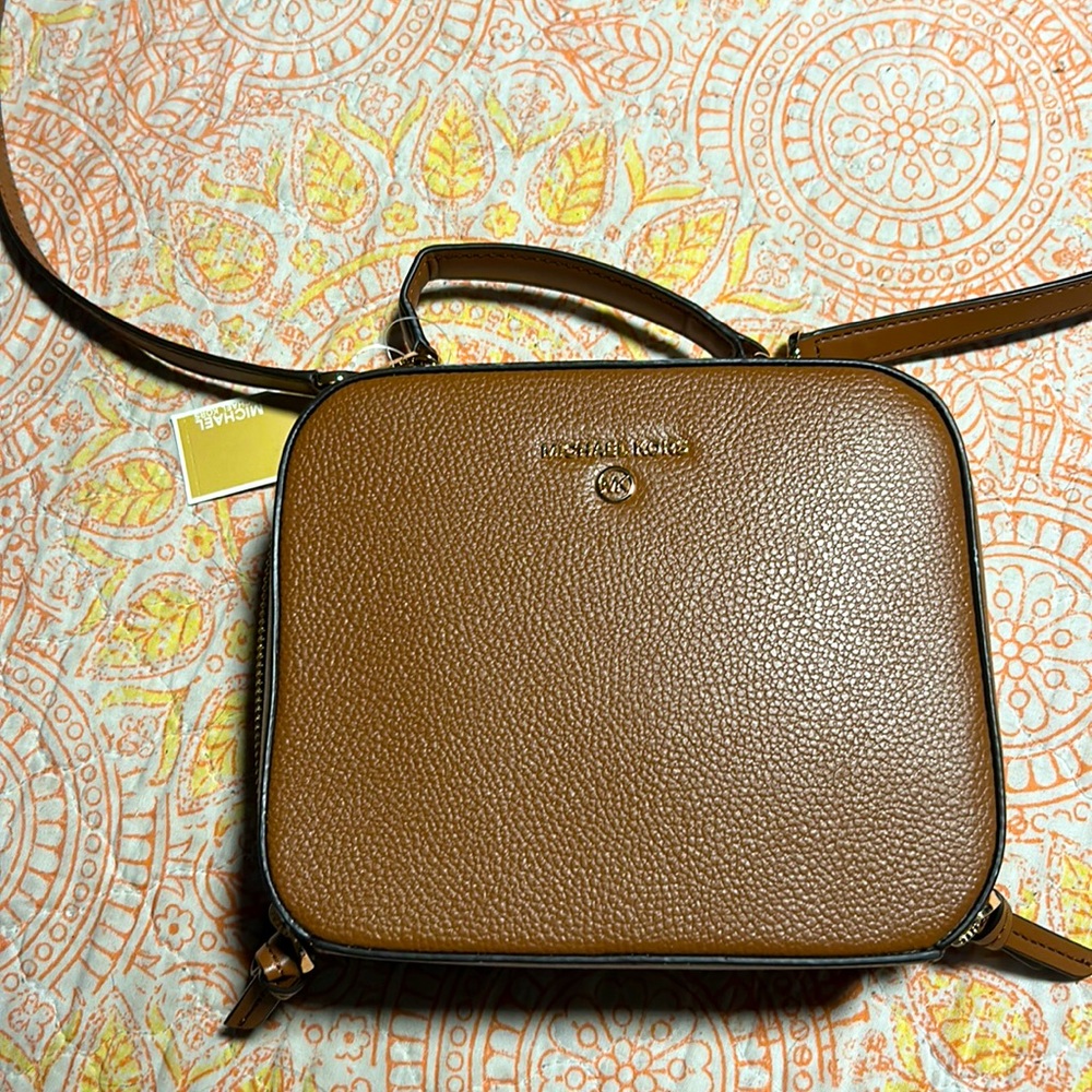 Michael Kors Jet Set Charm Medium Crossbody